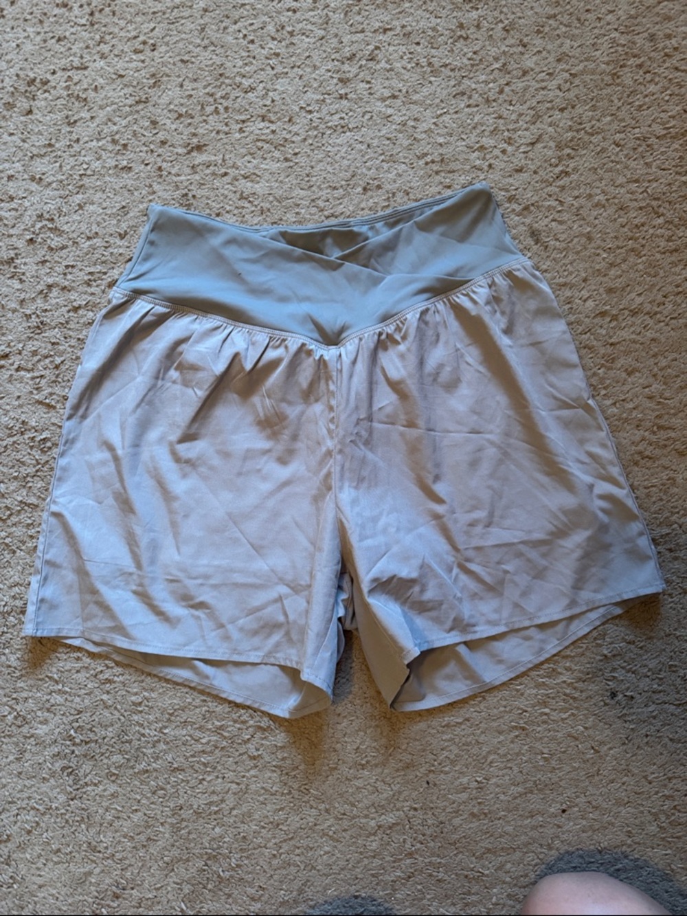 High-Waist Relaxed Light Gray Women’s Shorts
